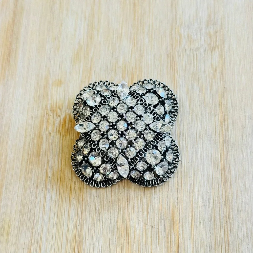 VTG Lisner Crystal Rhinestone‎ Maltese Cross Brooch Pin Jeweled Retro Silver 50s
